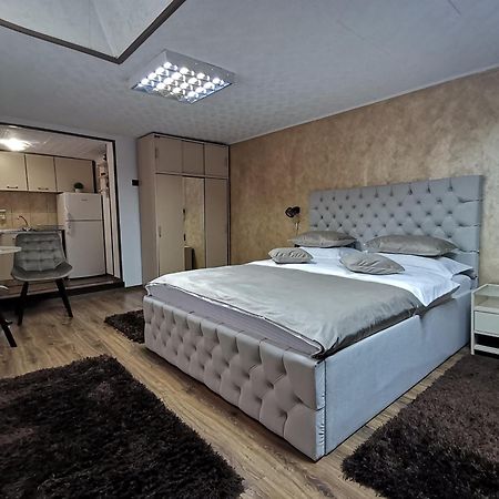 Shelby Accommodation -Adult Only- Синая Екстериор снимка
