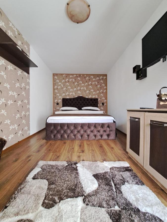 Shelby Accommodation -Adult Only- Синая Екстериор снимка