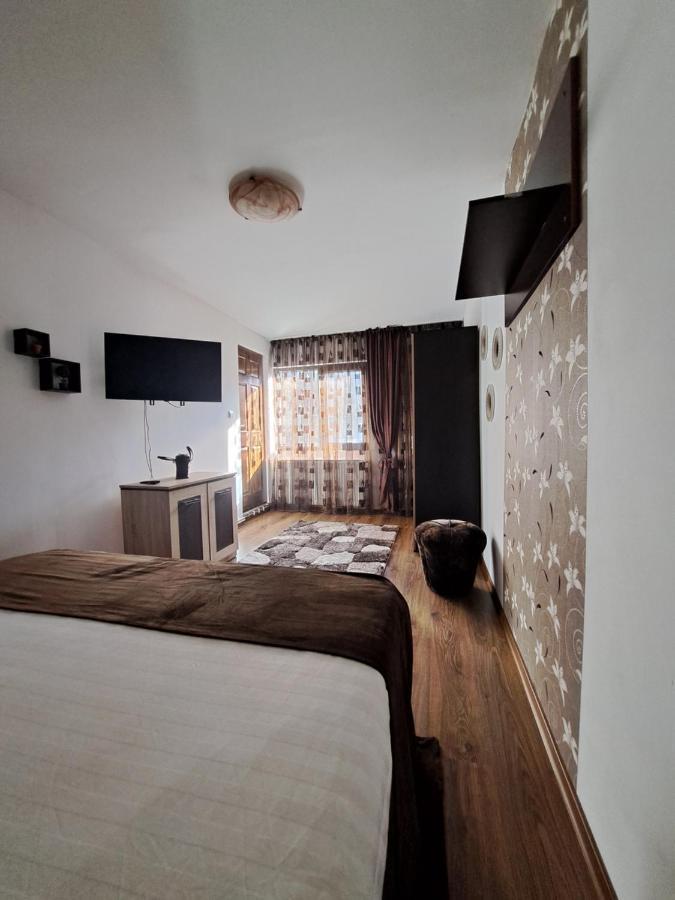 Shelby Accommodation -Adult Only- Синая Екстериор снимка