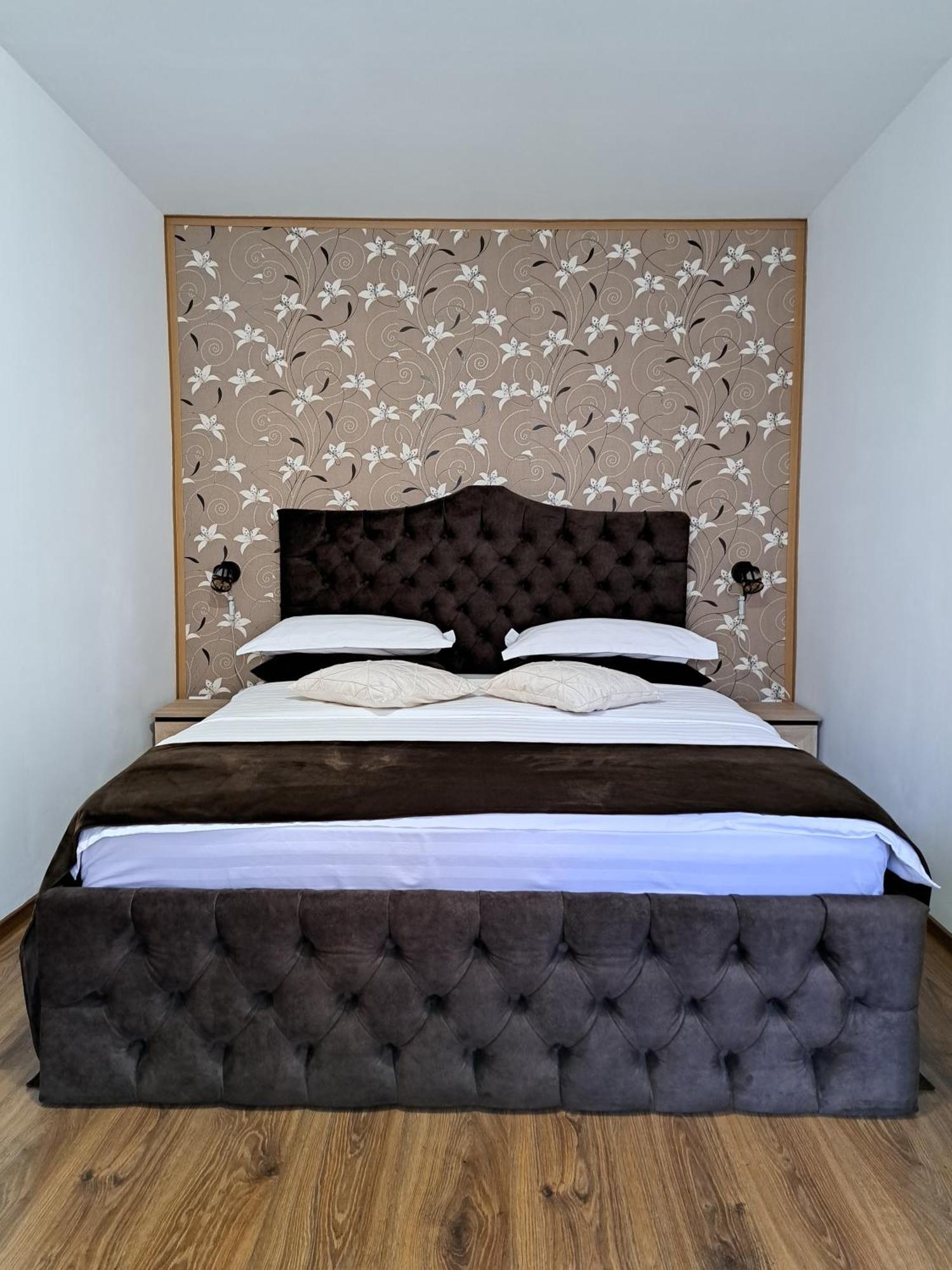 Shelby Accommodation -Adult Only- Синая Екстериор снимка