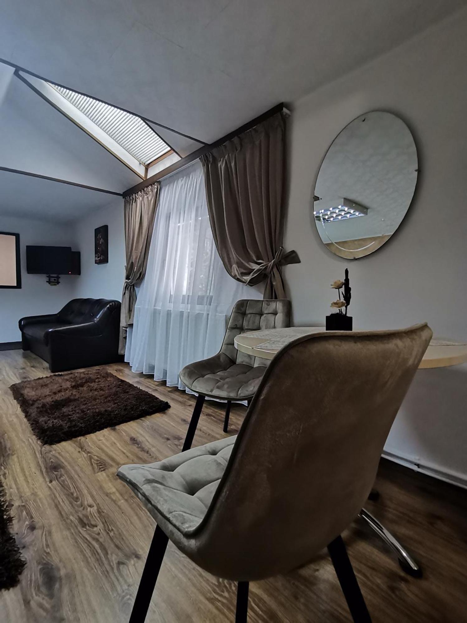 Shelby Accommodation -Adult Only- Синая Екстериор снимка