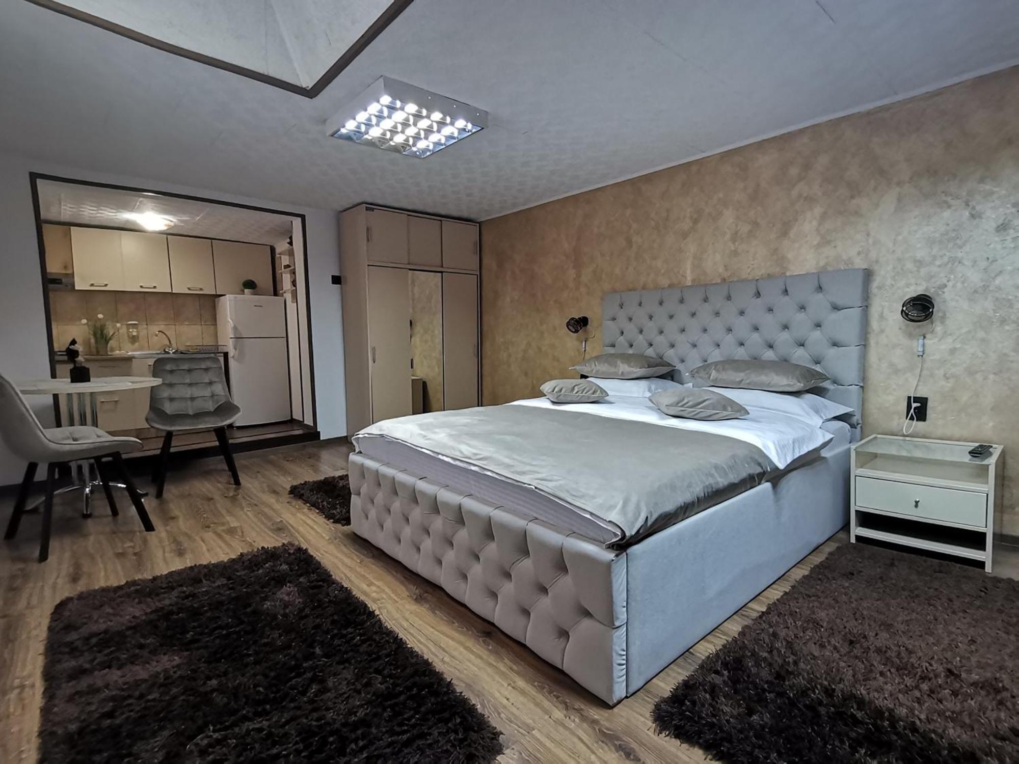 Shelby Accommodation -Adult Only- Синая Екстериор снимка