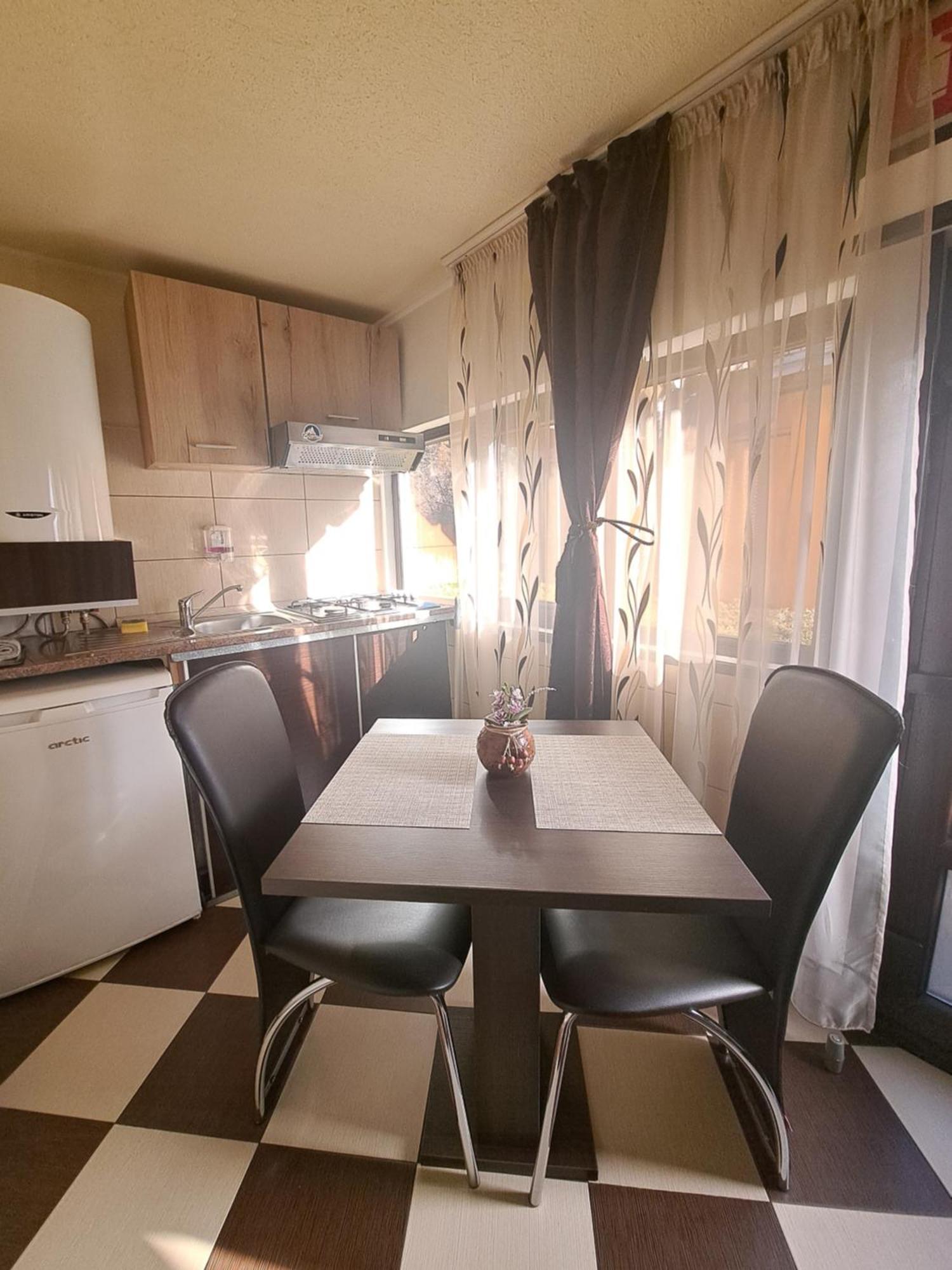 Shelby Accommodation -Adult Only- Синая Екстериор снимка