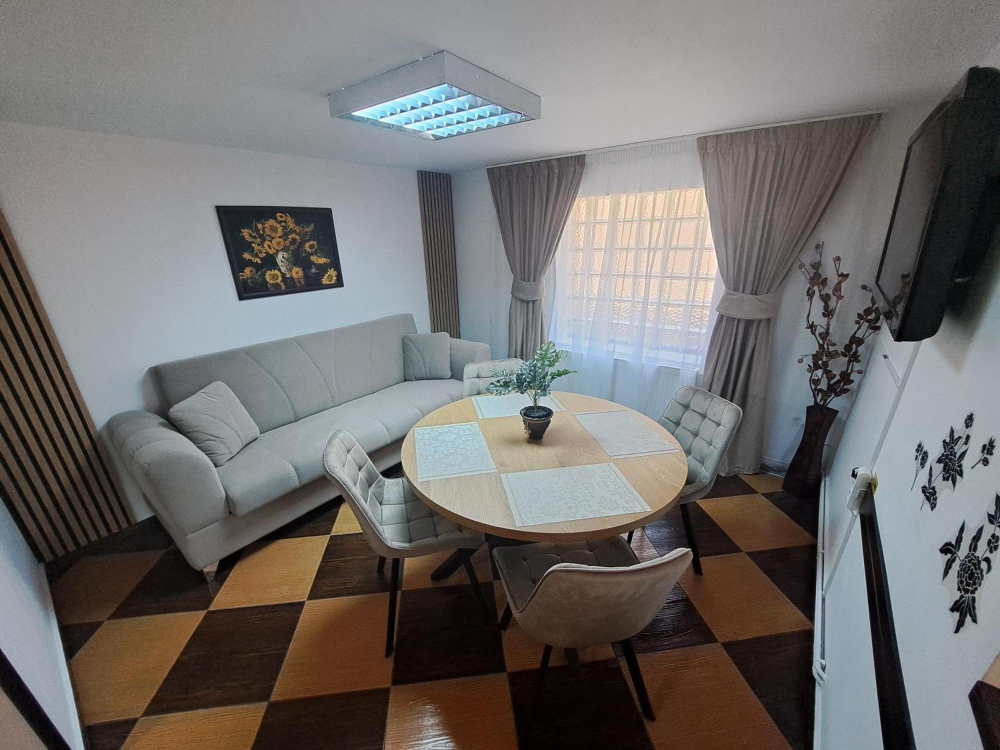 Shelby Accommodation -Adult Only- Синая Екстериор снимка