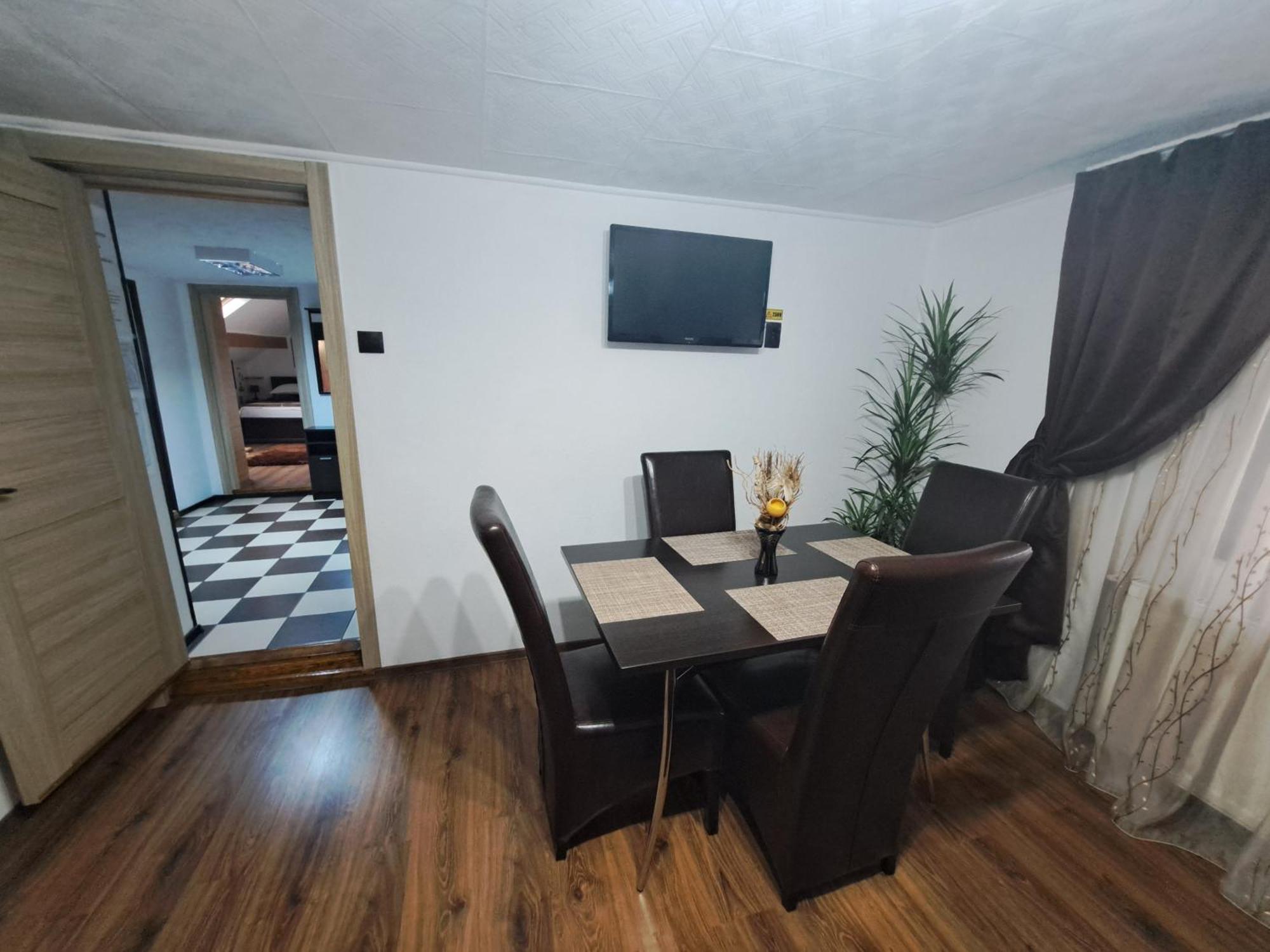 Shelby Accommodation -Adult Only- Синая Екстериор снимка